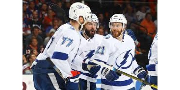 Tampa Bay Lightning en Montreal Canadiens gaan naar de finale van het seizoen